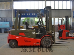 中国叉车和高空作业星空平台入口-星空(中国)
租赁市场蓄势待发